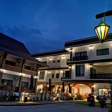 Sriananpura Hotel Chiang Mai Buitenkant foto