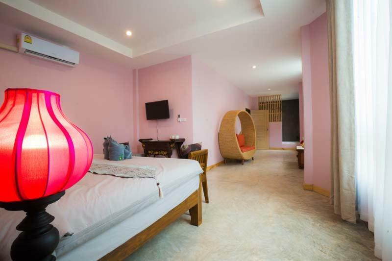 Sriananpura Hotel Chiang Mai Buitenkant foto