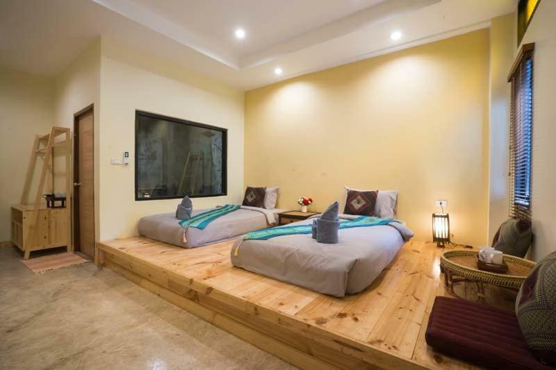 Sriananpura Hotel Chiang Mai Buitenkant foto