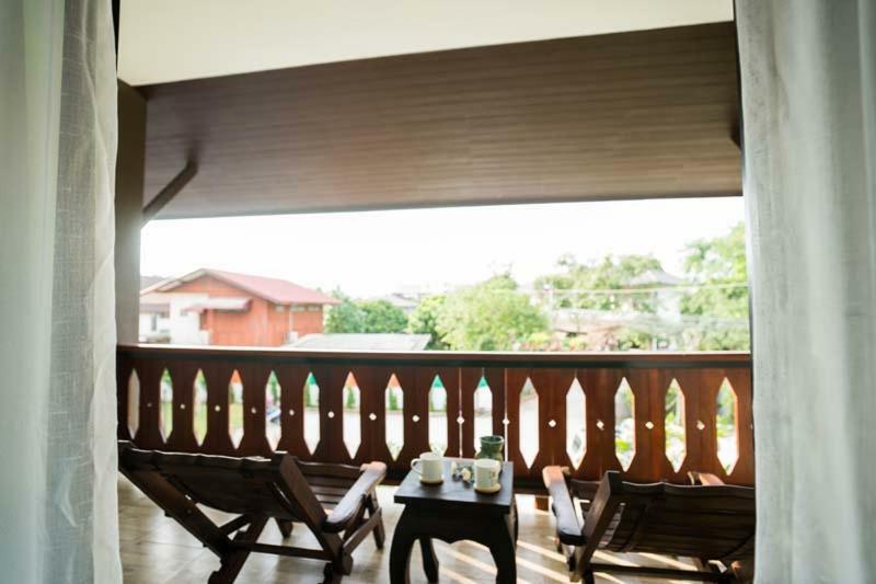 Sriananpura Hotel Chiang Mai Buitenkant foto