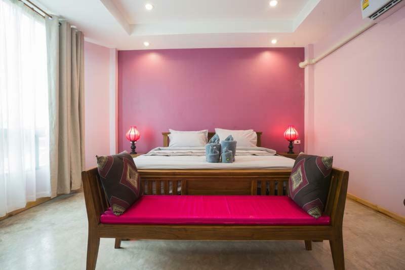 Sriananpura Hotel Chiang Mai Buitenkant foto