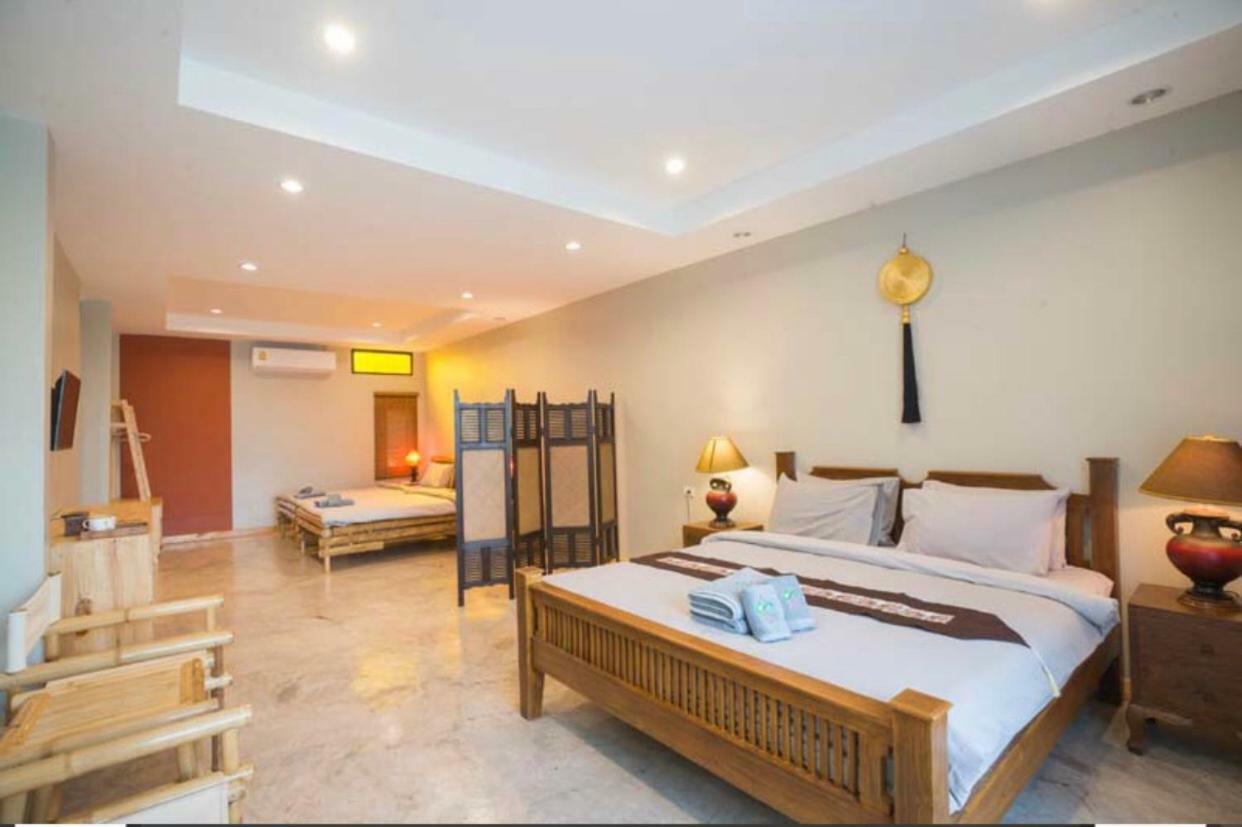 Sriananpura Hotel Chiang Mai Buitenkant foto