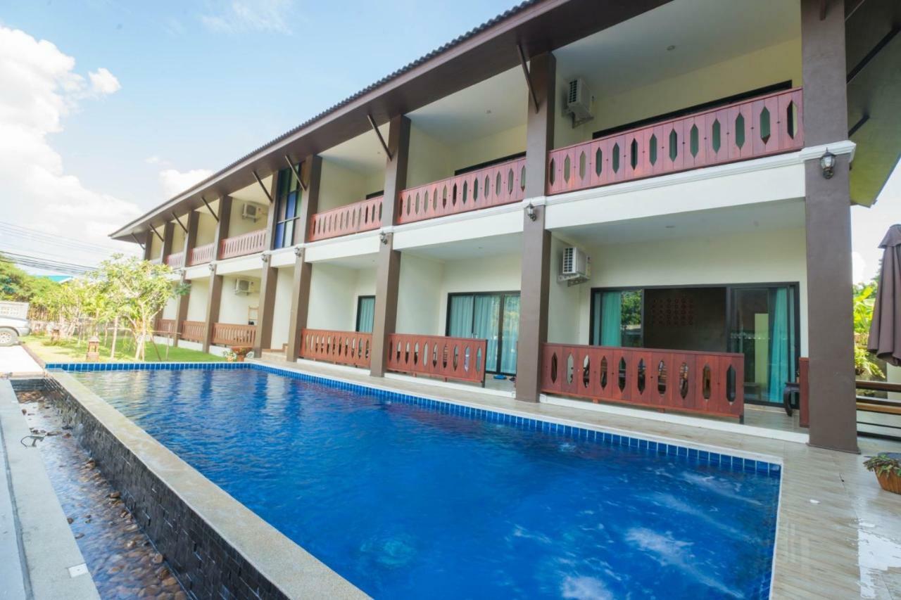 Sriananpura Hotel Chiang Mai Buitenkant foto
