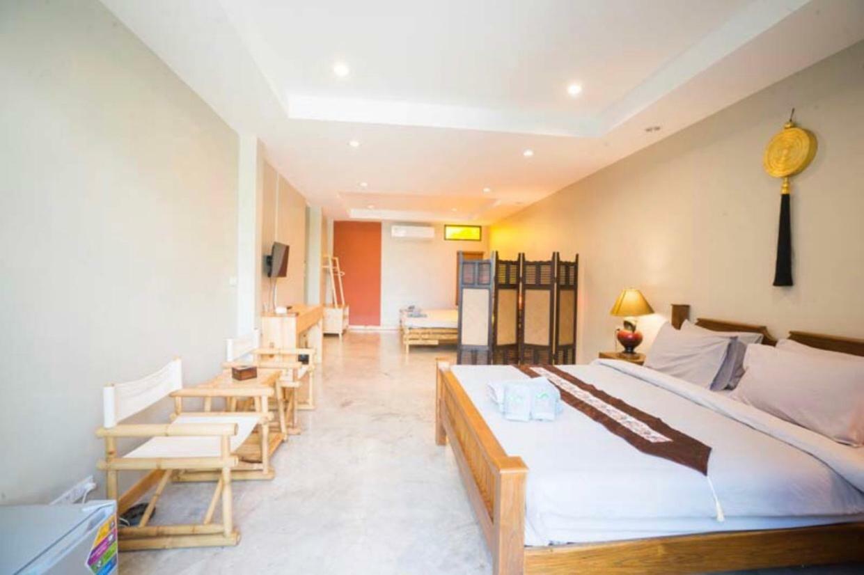 Sriananpura Hotel Chiang Mai Buitenkant foto