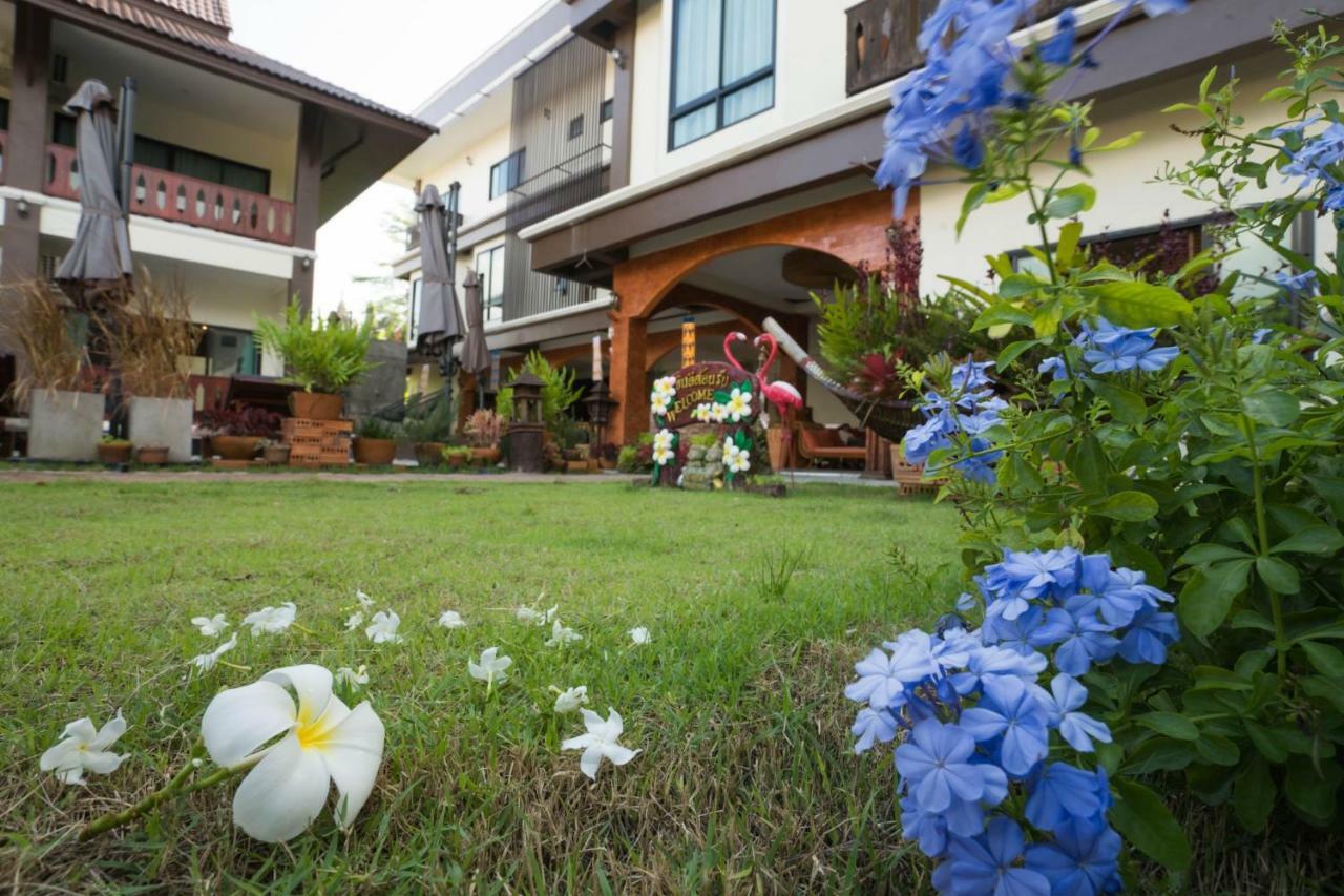 Sriananpura Hotel Chiang Mai Buitenkant foto