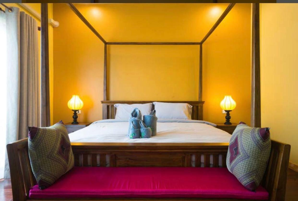 Sriananpura Hotel Chiang Mai Buitenkant foto